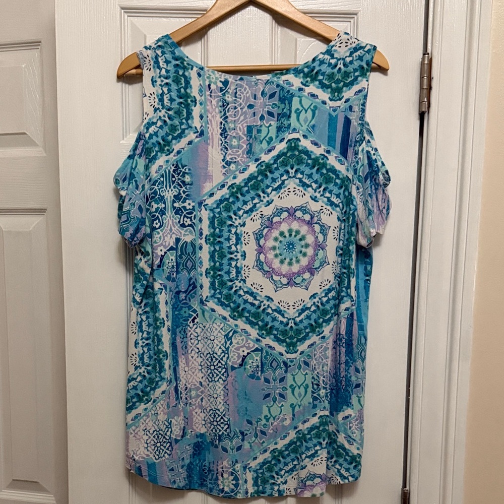 JM Collection Teal and Purple Geometric Cold Shoulder Top - Picture 2 of 3